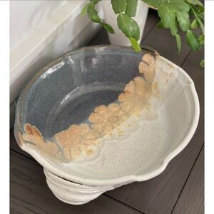 Joni Stauffer handmade pottery bowl‎ with handles dates 1993